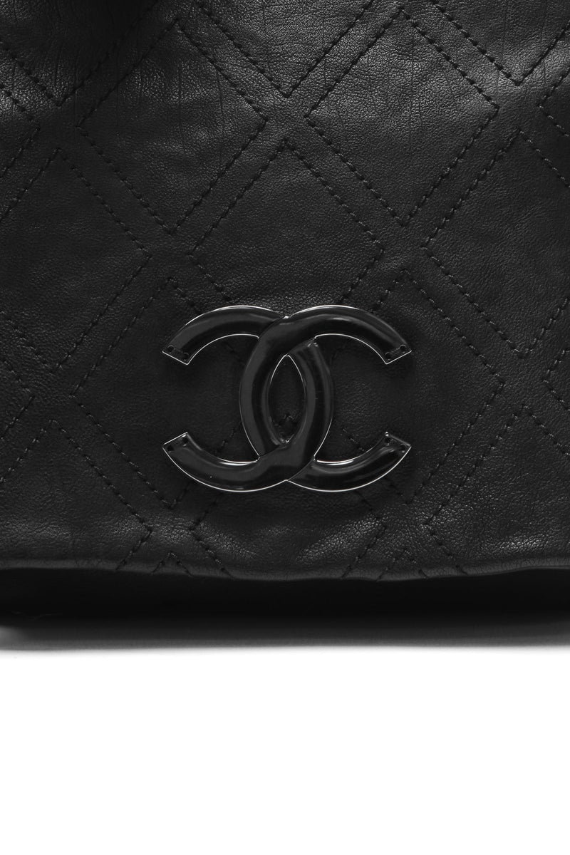 Diamond Stitch Large Messenger Bag - Black