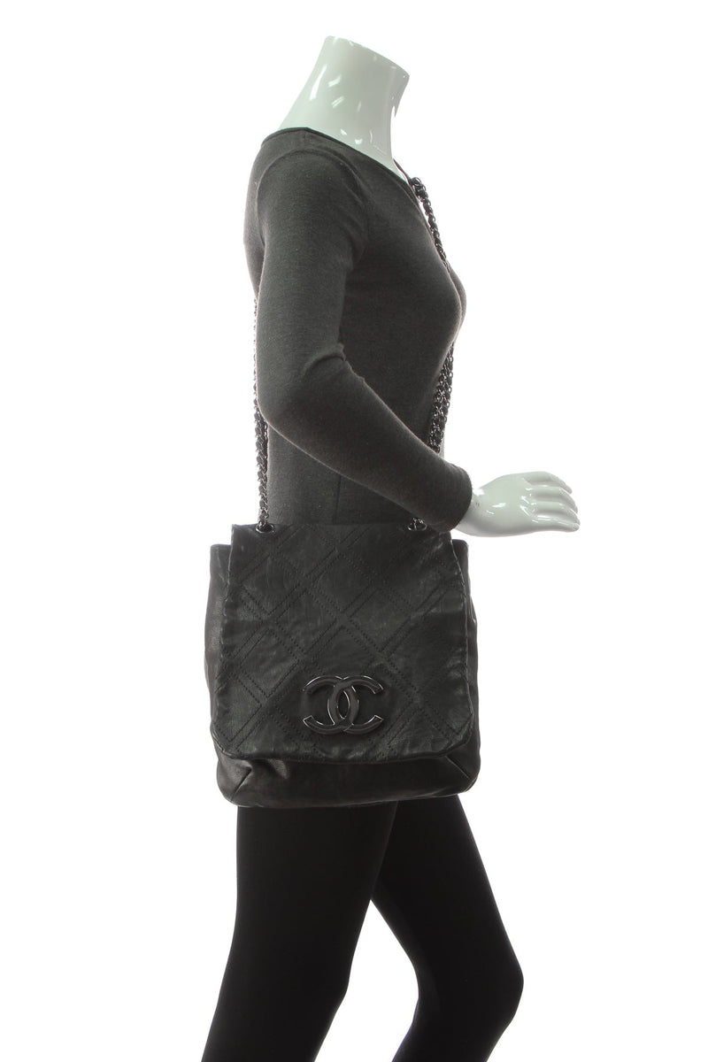 Diamond Stitch Large Messenger Bag - Black