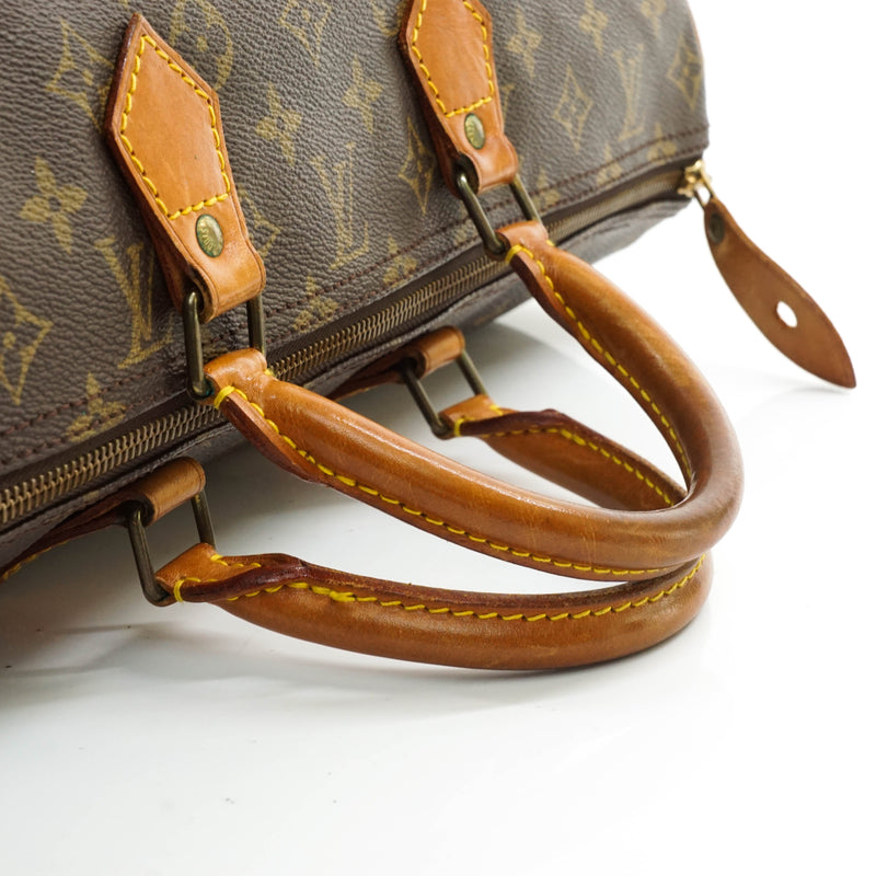 Louis Vuitton Speedy 40 Satchel Bag