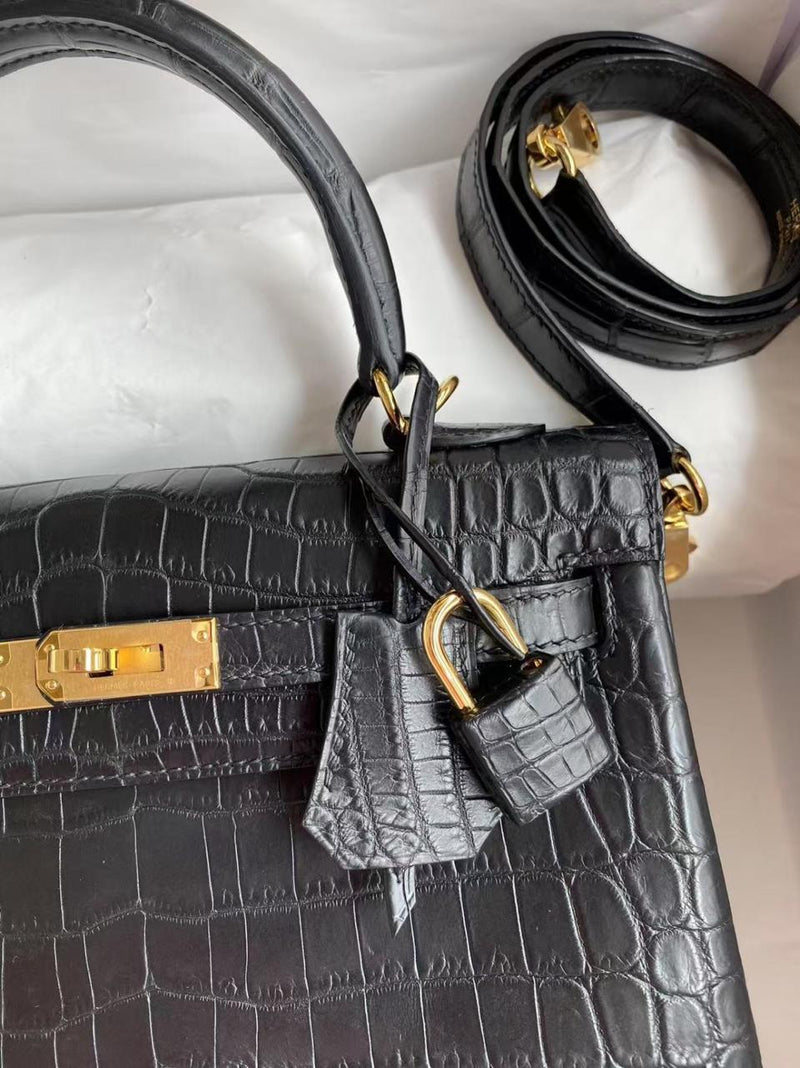 Hermes Black Shiny Niloticus Crocodile Sellier Kelly 28cm Gold Hardware