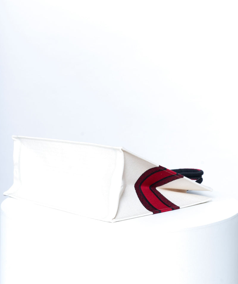 Christian Dior 'Je T'aime' tote bag - Cap N Wrap