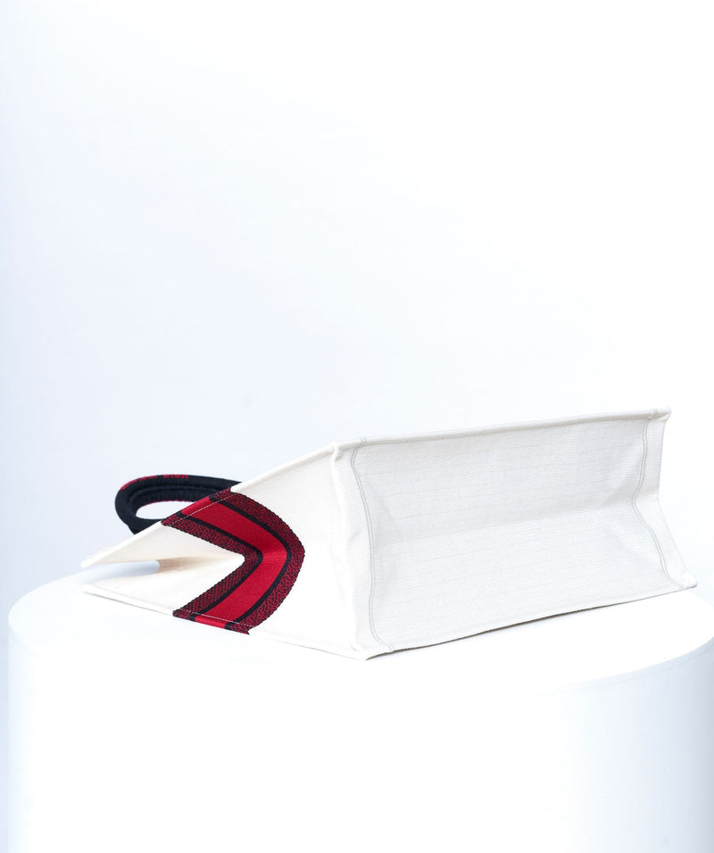 Christian Dior 'Je T'aime' tote bag - Cap N Wrap