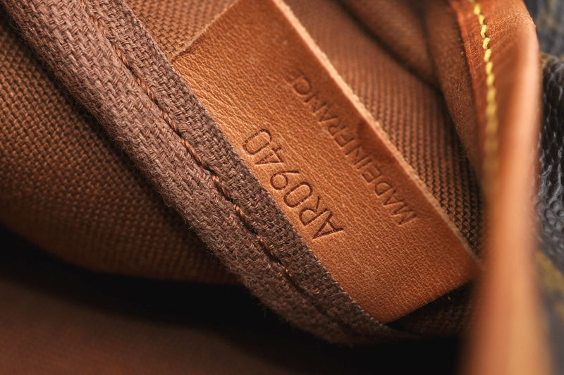 Louis Vuitton Saumur 35 Crossbody